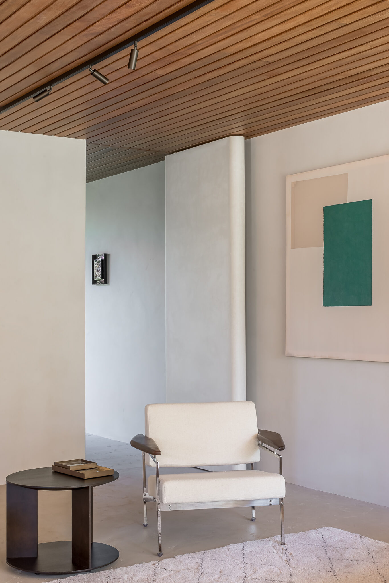 ClayLime - Claystone on floors Perle and MonoSoft on walls Duvet in Belgium