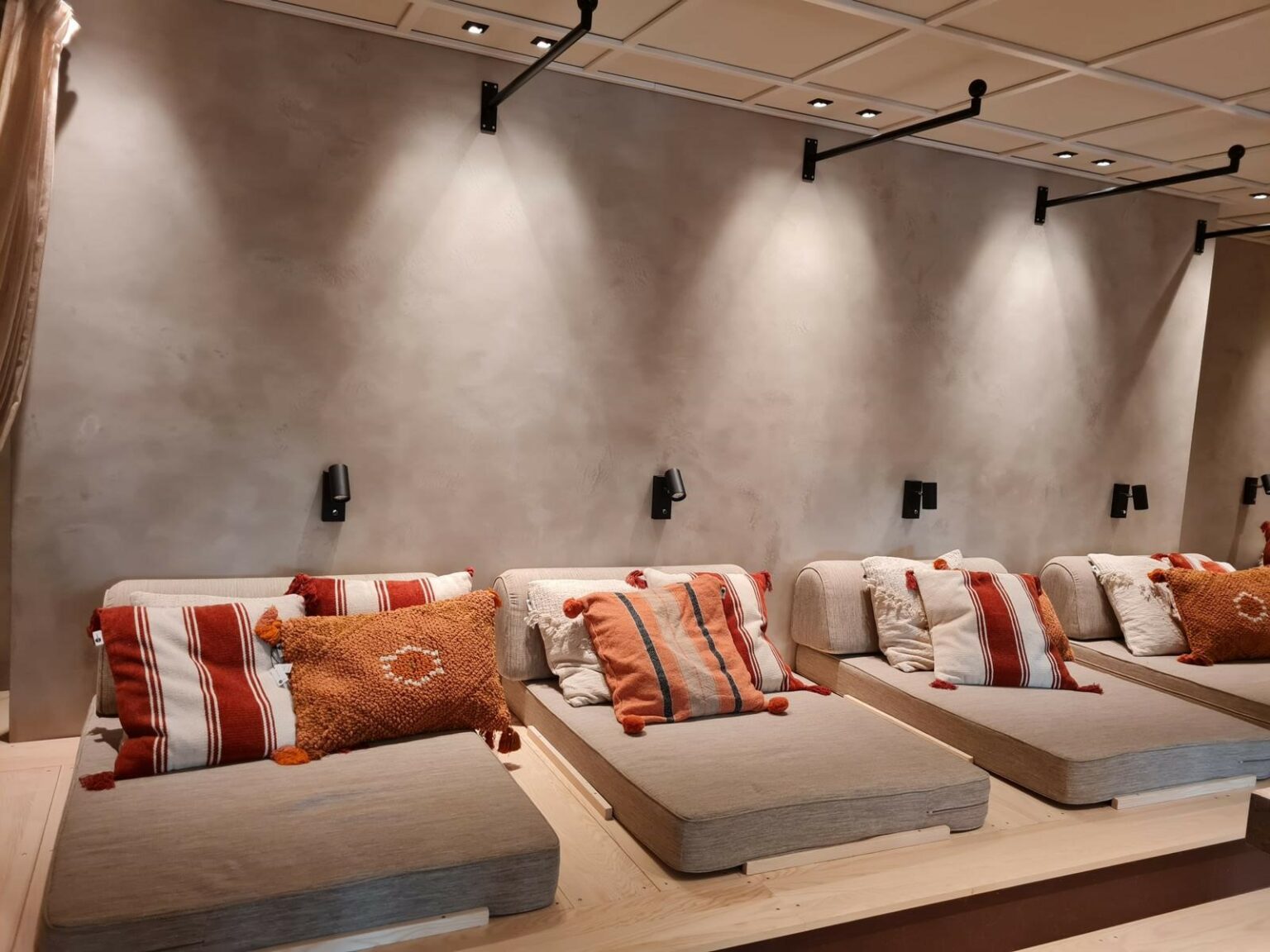 ClayLime - SE Spa Smadalaro by Creatieve Coatings Monosoft lime plaster