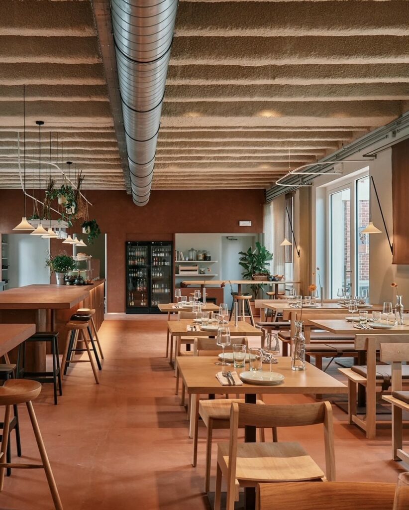 ClayLime - Restaurant le domaine des possibles chastre ncbham architectes wonderstone sol argile beton ciré (1)